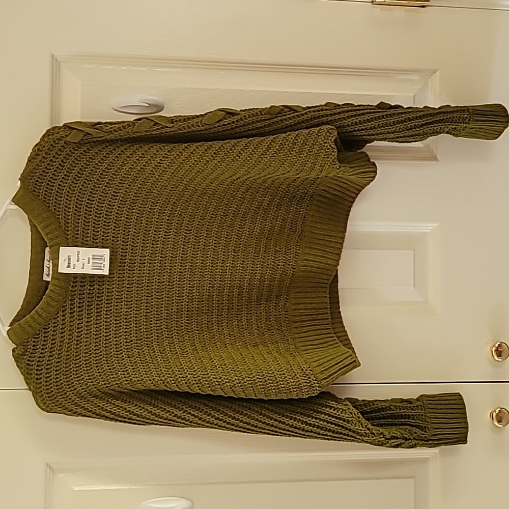 Derek Heart sweater